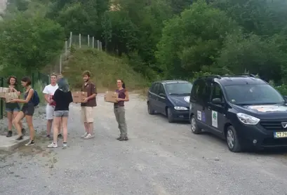 Доброволци и членове на екипа участваха в освобождаването на птиците на територията на парк "Българка"