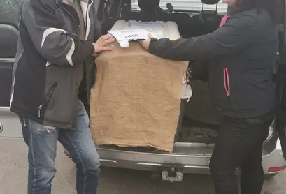 и техните партньори от фондация Stichting Wildlife.