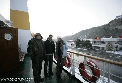 Дарданелите са затворени, пресичаме Босфора...